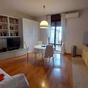 Marconi - Porta Leoni , Verona Itália