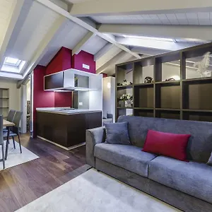 New Luxury , Veneza Itália